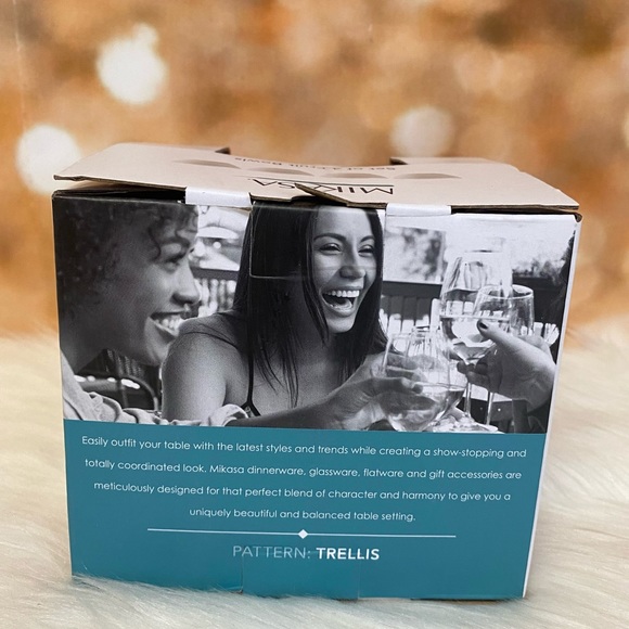 Mikasa White Bone China TRELLIS Woven Pattern Detail Fruit Bowls - Picture 3 of 3